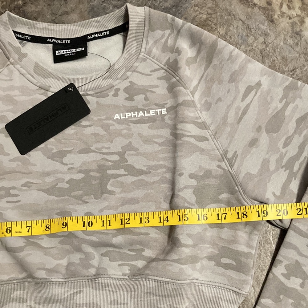 NWT - Ladies Alphalete Classic Crew Crop Sweatshirt (S) - Picture 4 of 7
